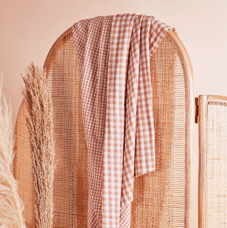 Reversible Off-White Gingham in Maple