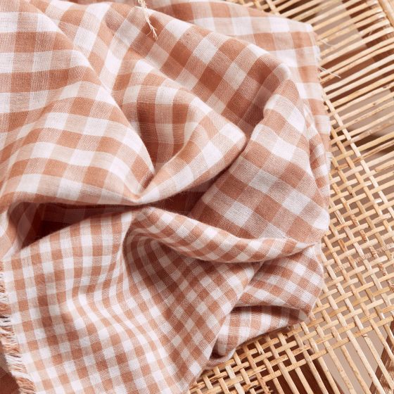 Reversible Off-White Gingham in Maple